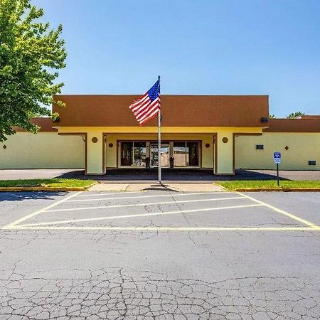 Econo Lodge Fredonia Eksteriør bilde