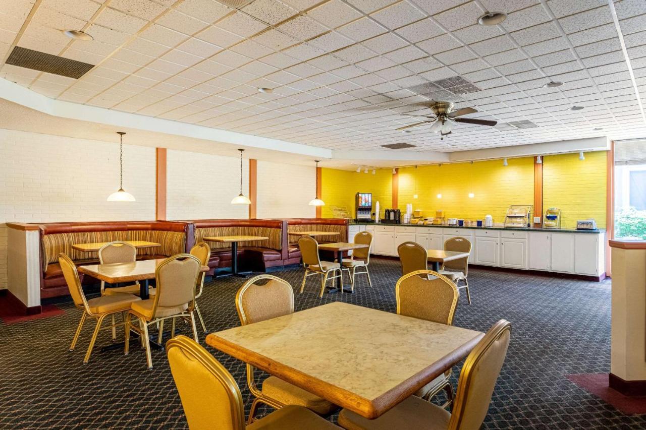 Econo Lodge Fredonia Eksteriør bilde