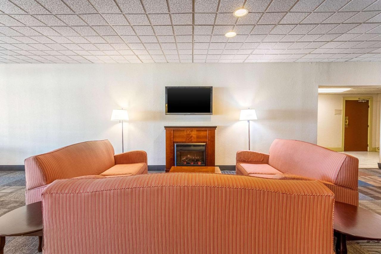 Econo Lodge Fredonia Eksteriør bilde