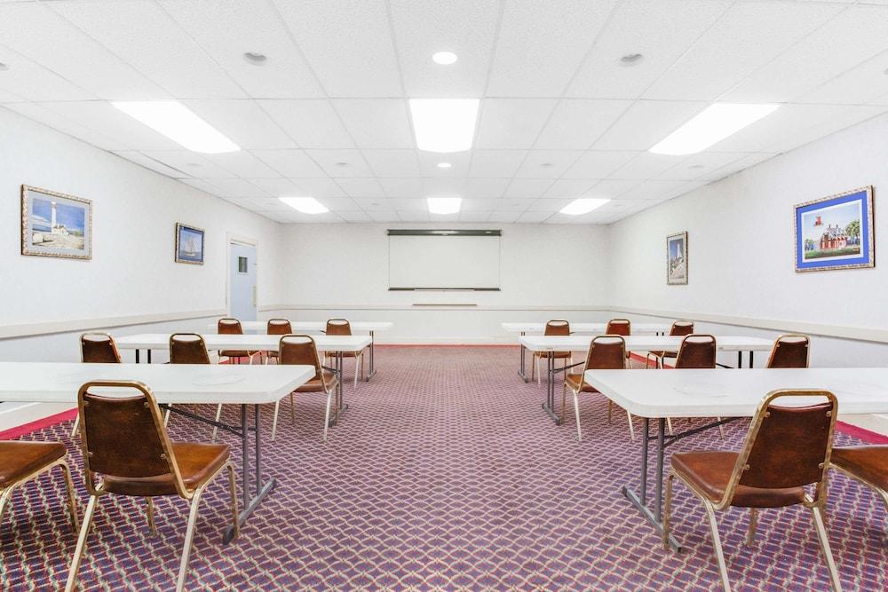 Econo Lodge Fredonia Eksteriør bilde
